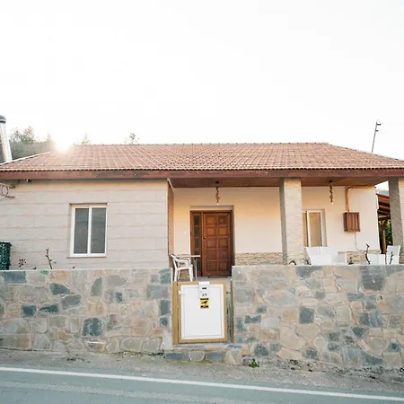 το σπίτι της αγνής Semesterbostad Kakopetria